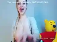 Titty Wiggler Jessicca Slaps Her Tattooed Butt