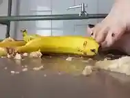 I crush bananas like your dick