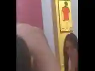 SUBMISSO MAMANDO O PAU DO MARIDO DOMINADOR COM ESPOSA LAMBENDO SEUS P&Eacute_S